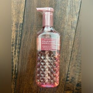Bath & Body Works Strawberry Snowflake Hand Soap